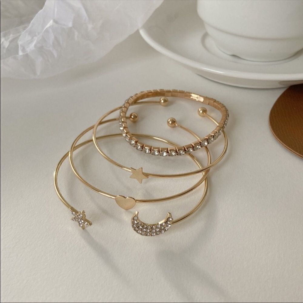 Bracelets package of 4 Zinc Allow Rhinestone versatile + Ipsy new bag